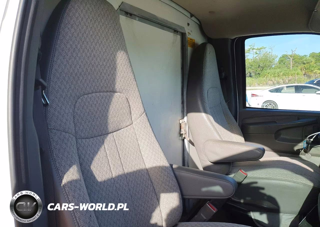 2015 Chevrolet Express G3500 VIN:1GB0G2CF7F1137211 - 11