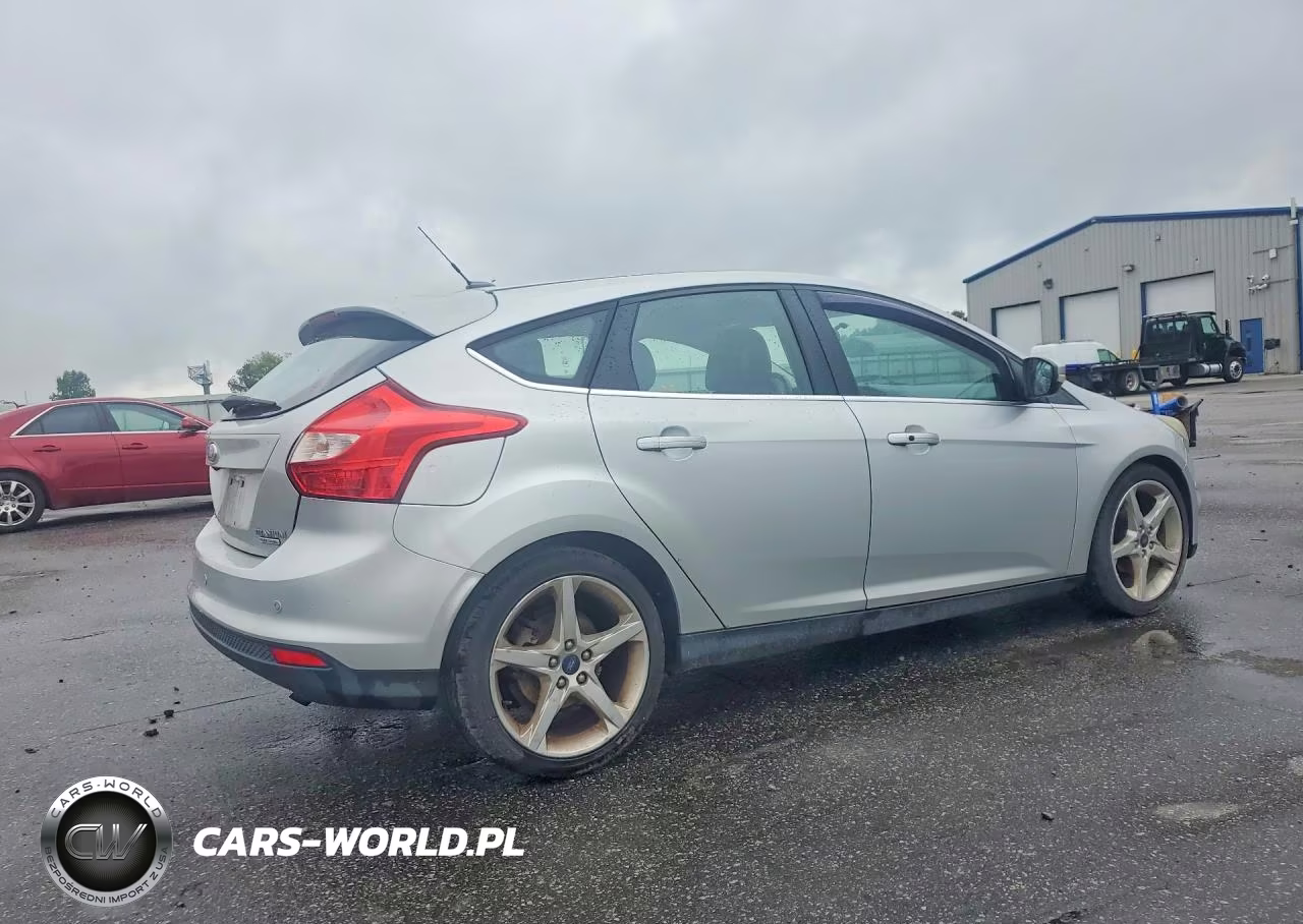 2013 Ford Focus Titanium VIN:1FADP3N28DL249682 - 3