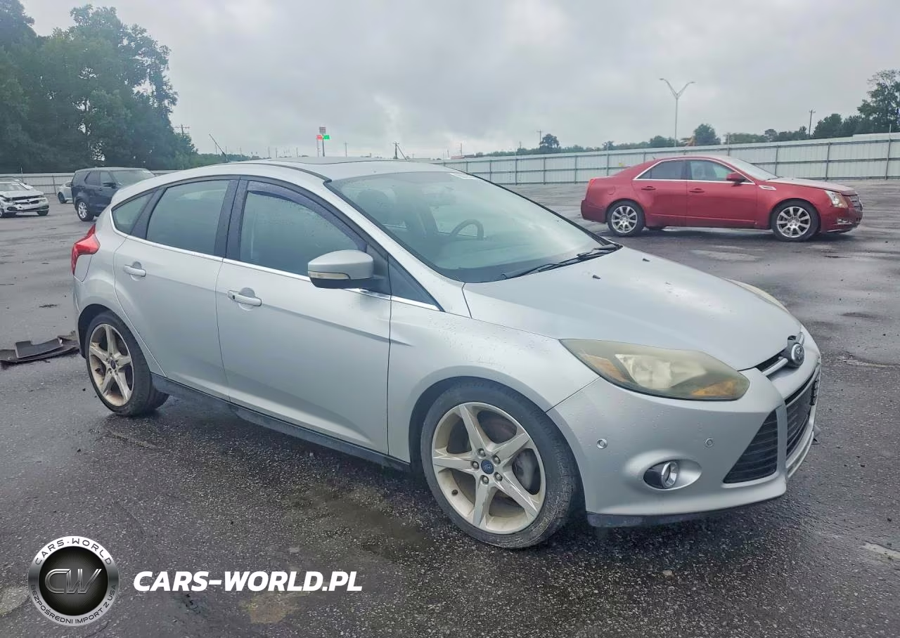 2013 Ford Focus Titanium VIN:1FADP3N28DL249682 - 4