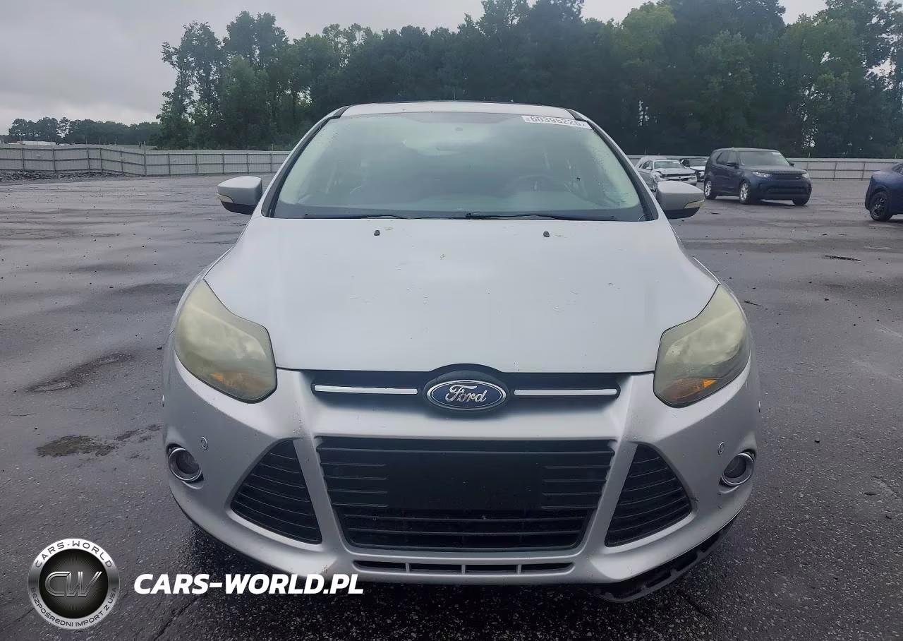 2013 Ford Focus Titanium VIN:1FADP3N28DL249682 - 5