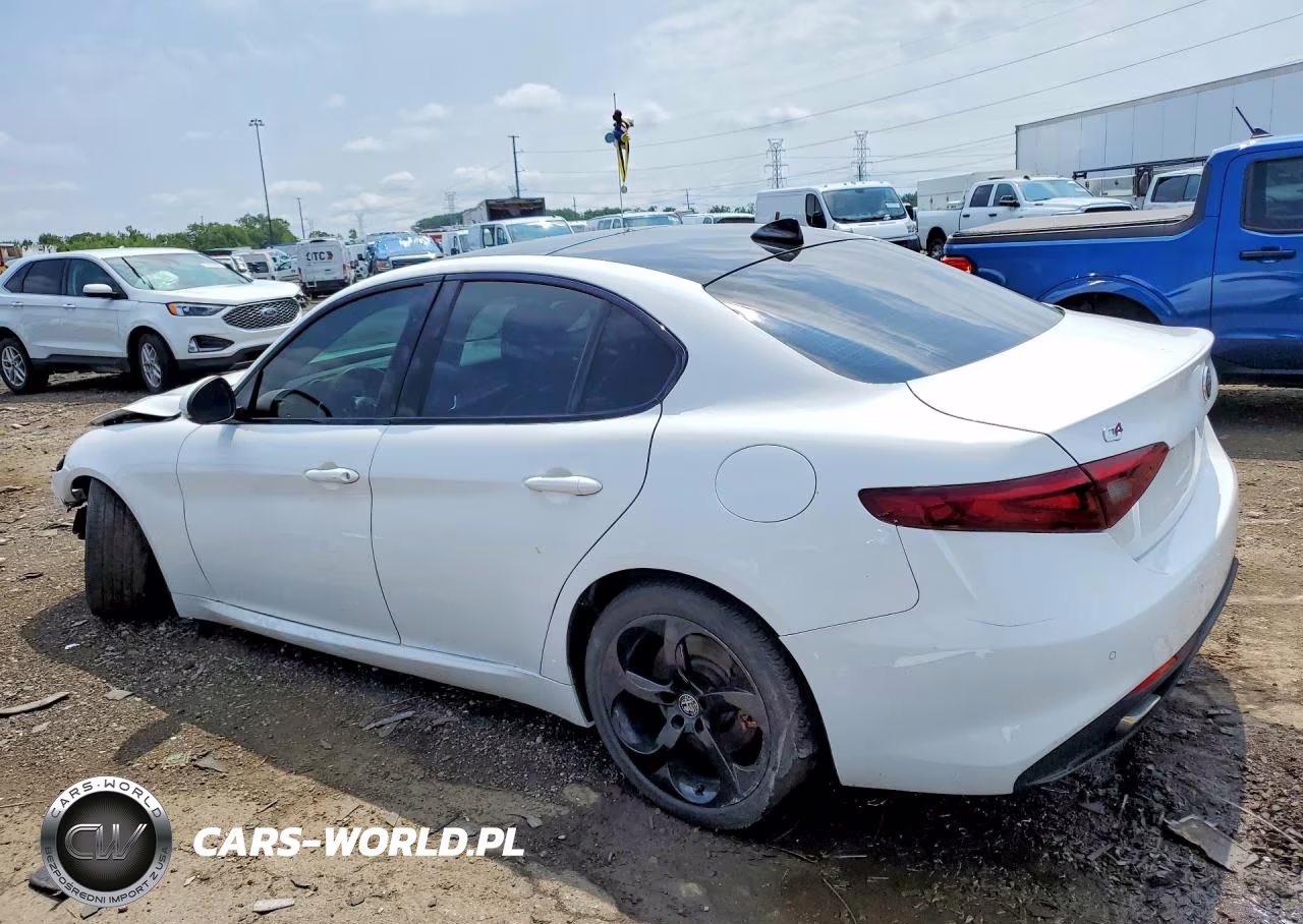 2018 Alfa Romeo Giulia Q4 VIN:ZARFAEDN4J7597226 - 2