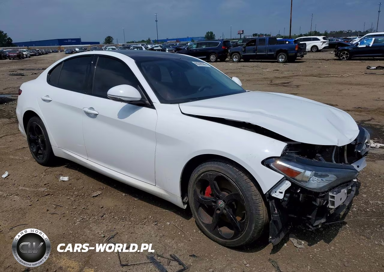 2018 Alfa Romeo Giulia Q4 VIN:ZARFAEDN4J7597226 - 4