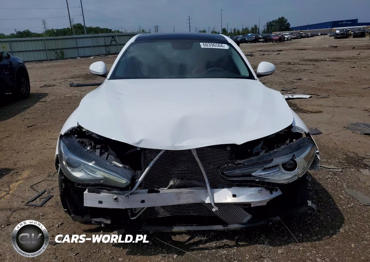 2018 Alfa Romeo Giulia Q4 VIN:ZARFAEDN4J7597226 - 5
