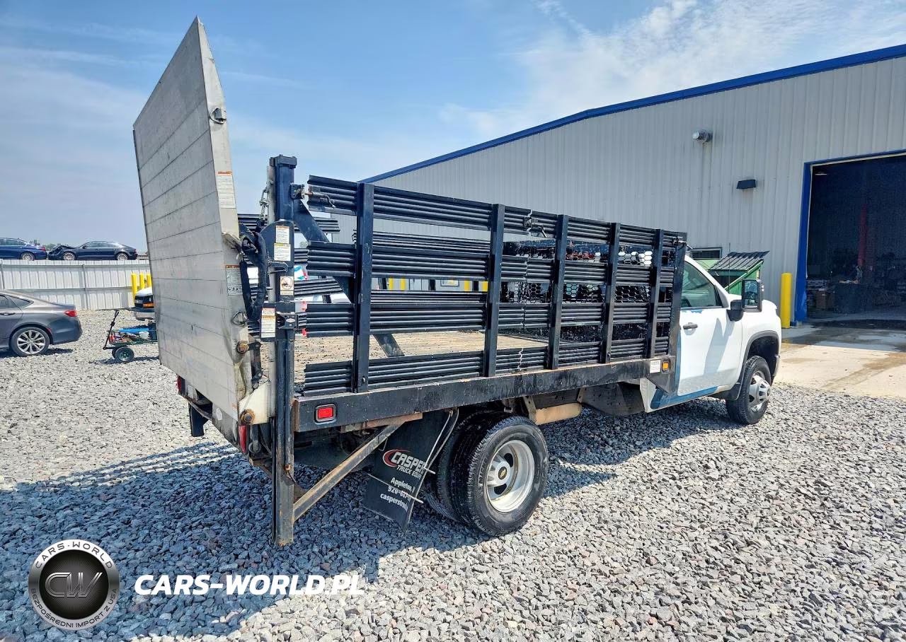 2021 Chevrolet Silverado C3500 VIN:1GB3WRE79MF268431 - 3