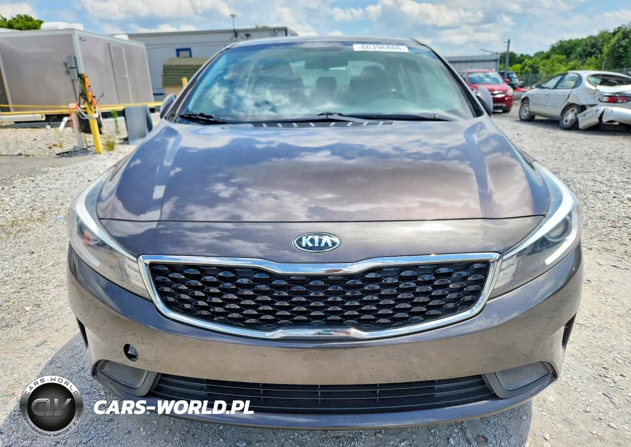 2018 Kia Forte Lx VIN:3KPFK4A7XJE170480 - 5