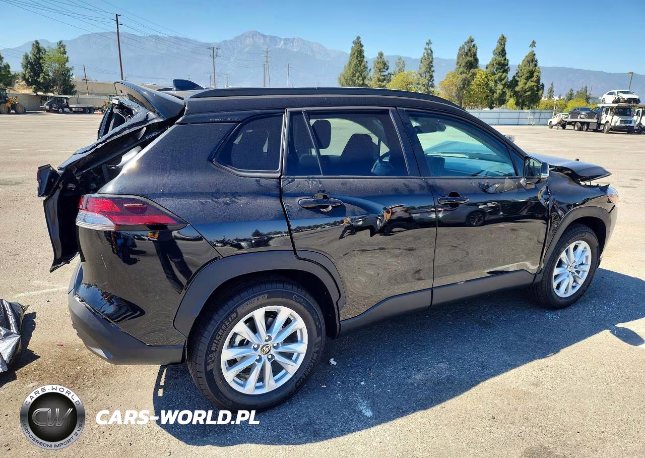 2026 Toyota Corolla Cross Le VIN:7MUCAAAG6TV200464 - 3