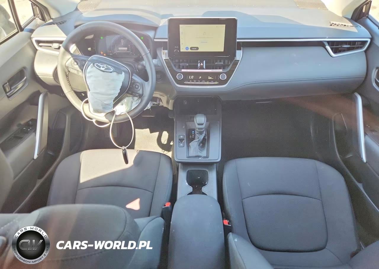 2026 Toyota Corolla Cross Le VIN:7MUCAAAG6TV200464 - 8