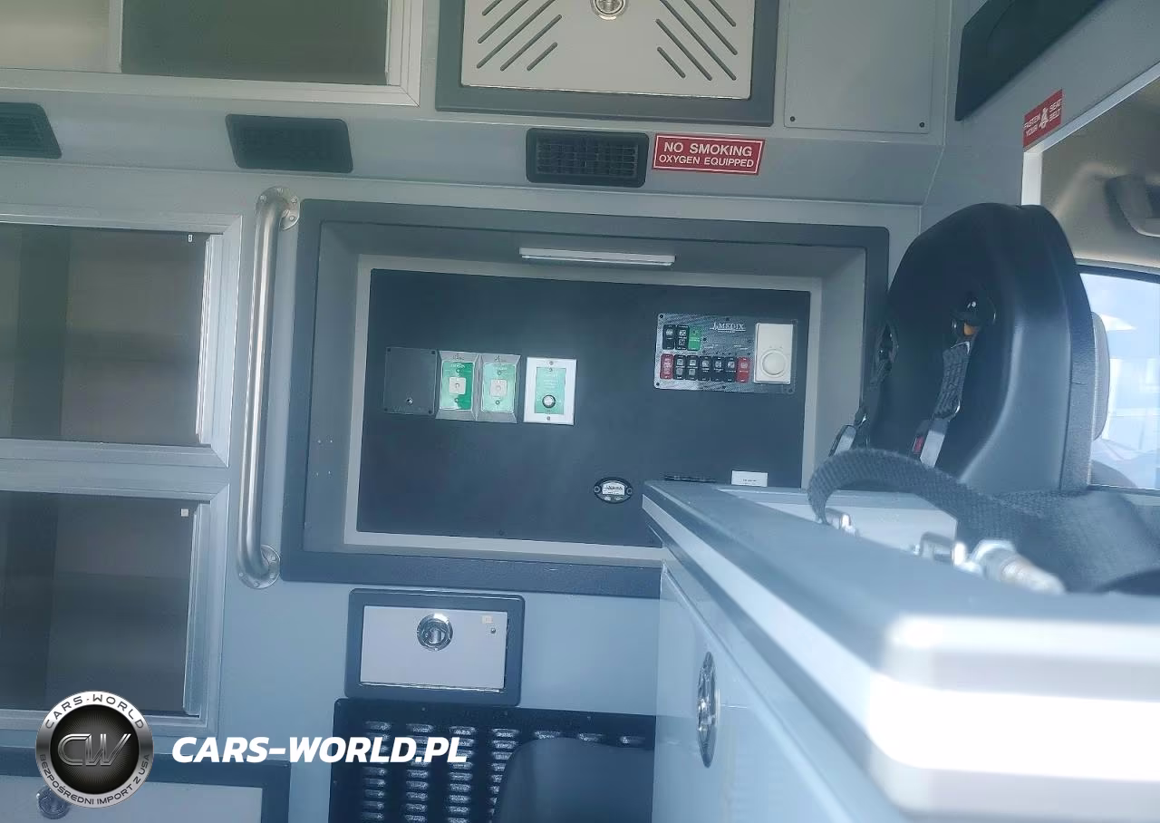 2018 Ford Transit T- - Ambulance VIN:1FDYR2CG2JKA80514 - 10