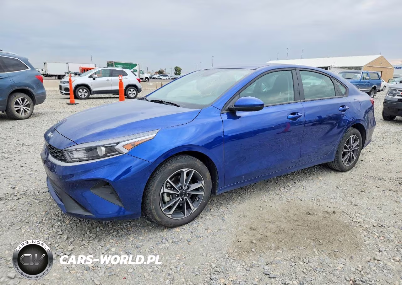 2024 Kia Forte Lxs – zdjęcie 1 z 12