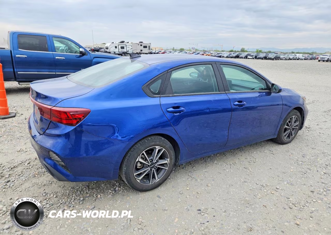 2024 Kia Forte Lxs VIN:3KPF24AD1RE713913 - 3