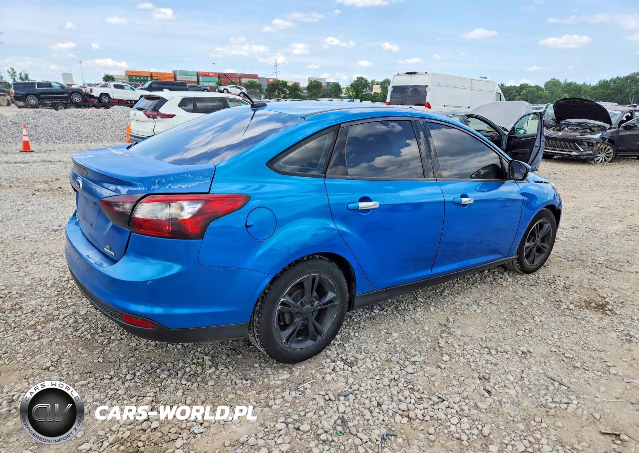 2014 Ford Focus Se VIN:1FADP3F2XEL378698 - 3
