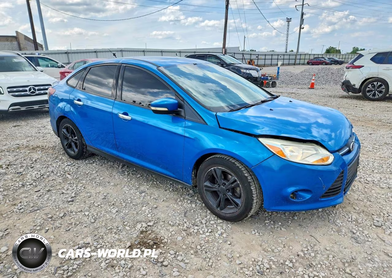 2014 Ford Focus Se VIN:1FADP3F2XEL378698 - 4