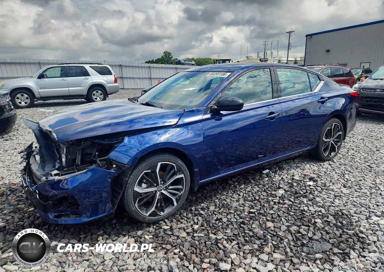 2023 Nissan Altima Sr – zdjęcie 1 z 13