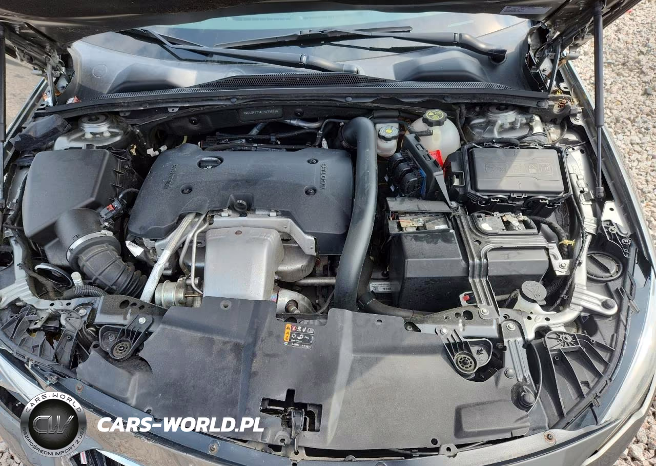 2018 Buick Regal Essence VIN:W04GP6SX8J1079656 - 11