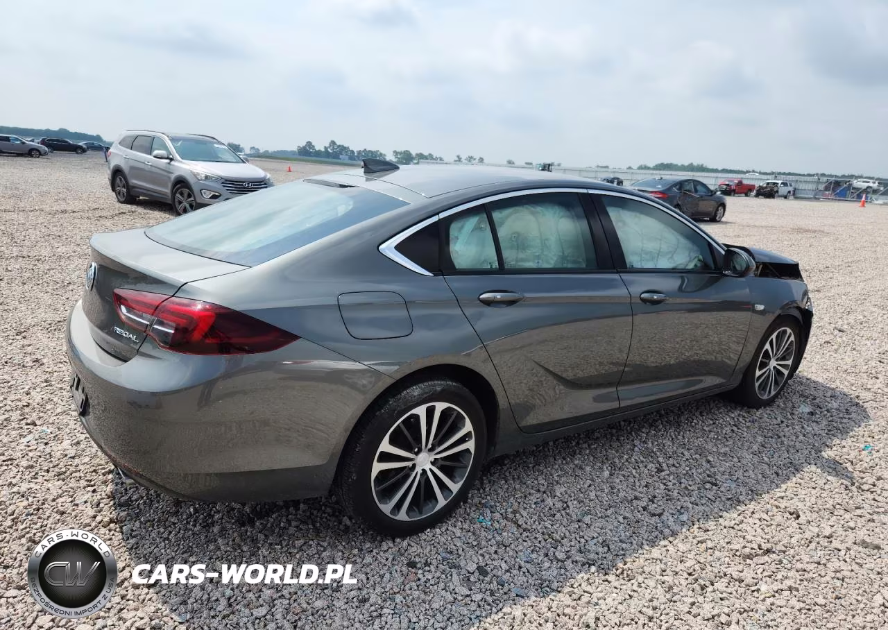 2018 Buick Regal Essence VIN:W04GP6SX8J1079656 - 3