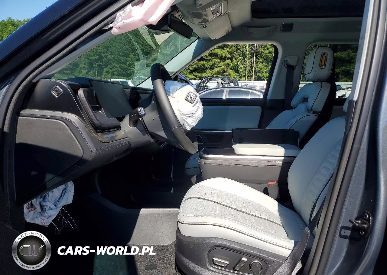 2023 Rivian R1S Launch Edition VIN:7PDSGABL3PN020878 - 7