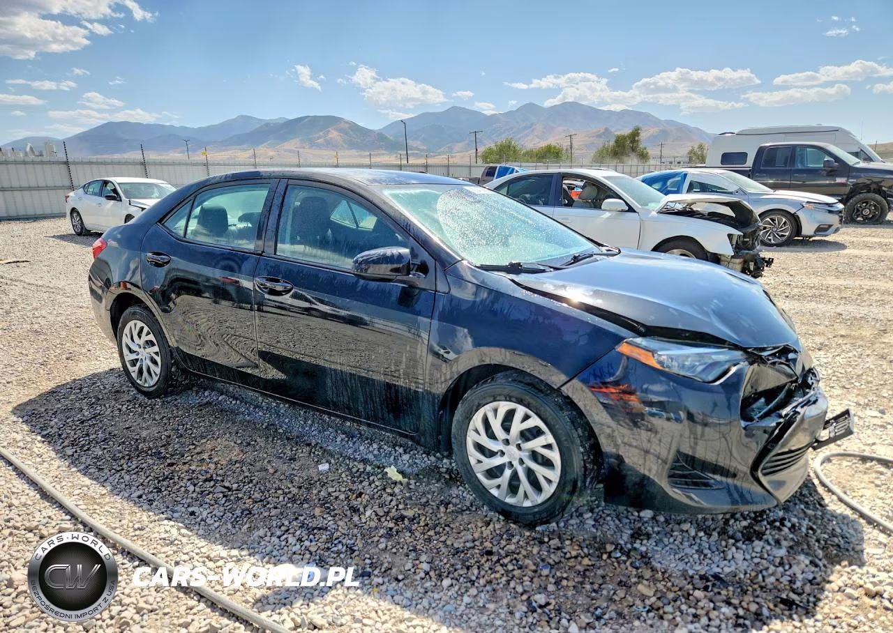 2018 Toyota Corolla Le VIN:2T1BURHE5JC035898 - 4