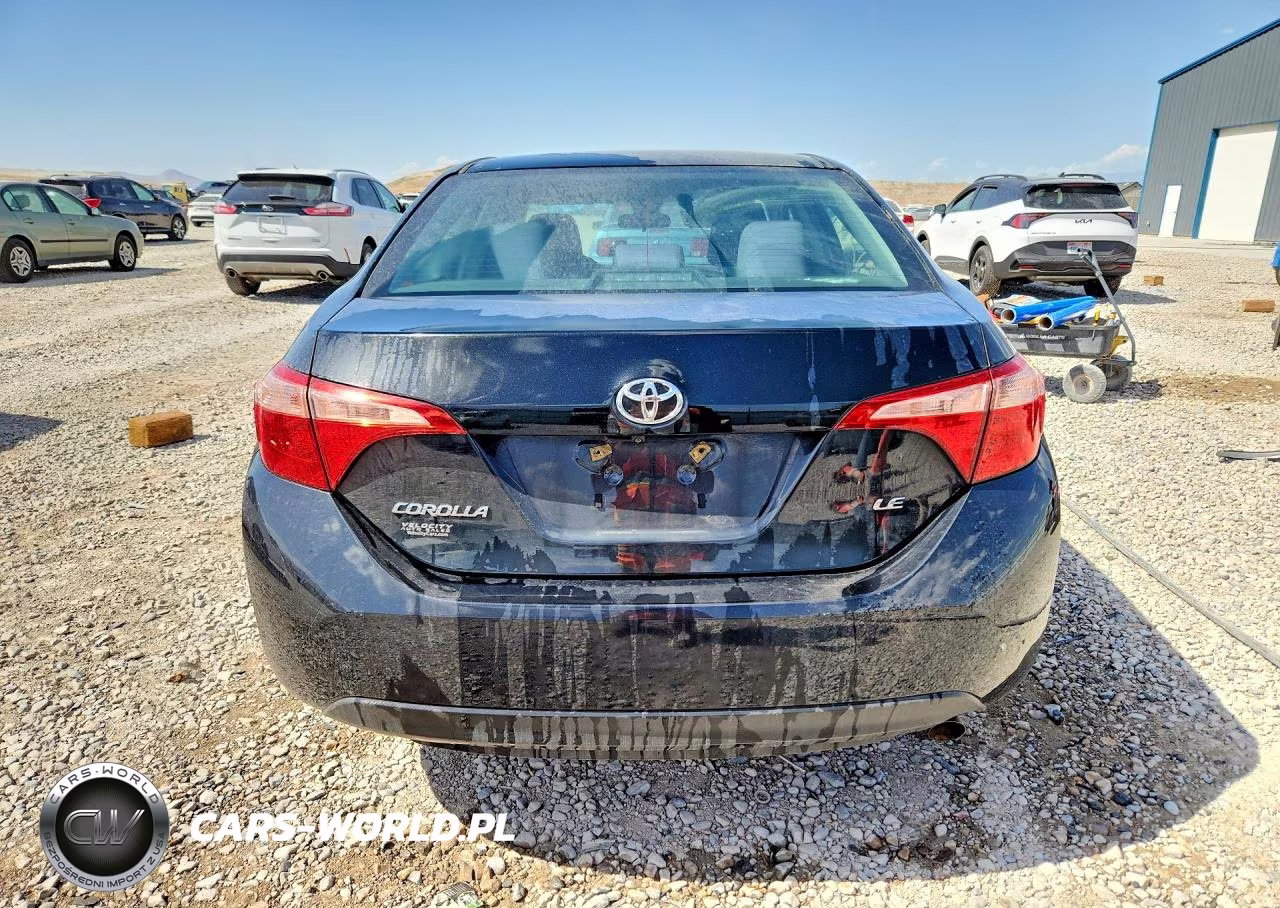 2018 Toyota Corolla Le VIN:2T1BURHE5JC035898 - 6
