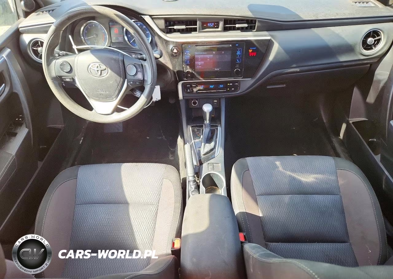 2018 Toyota Corolla Le VIN:2T1BURHE5JC035898 - 8