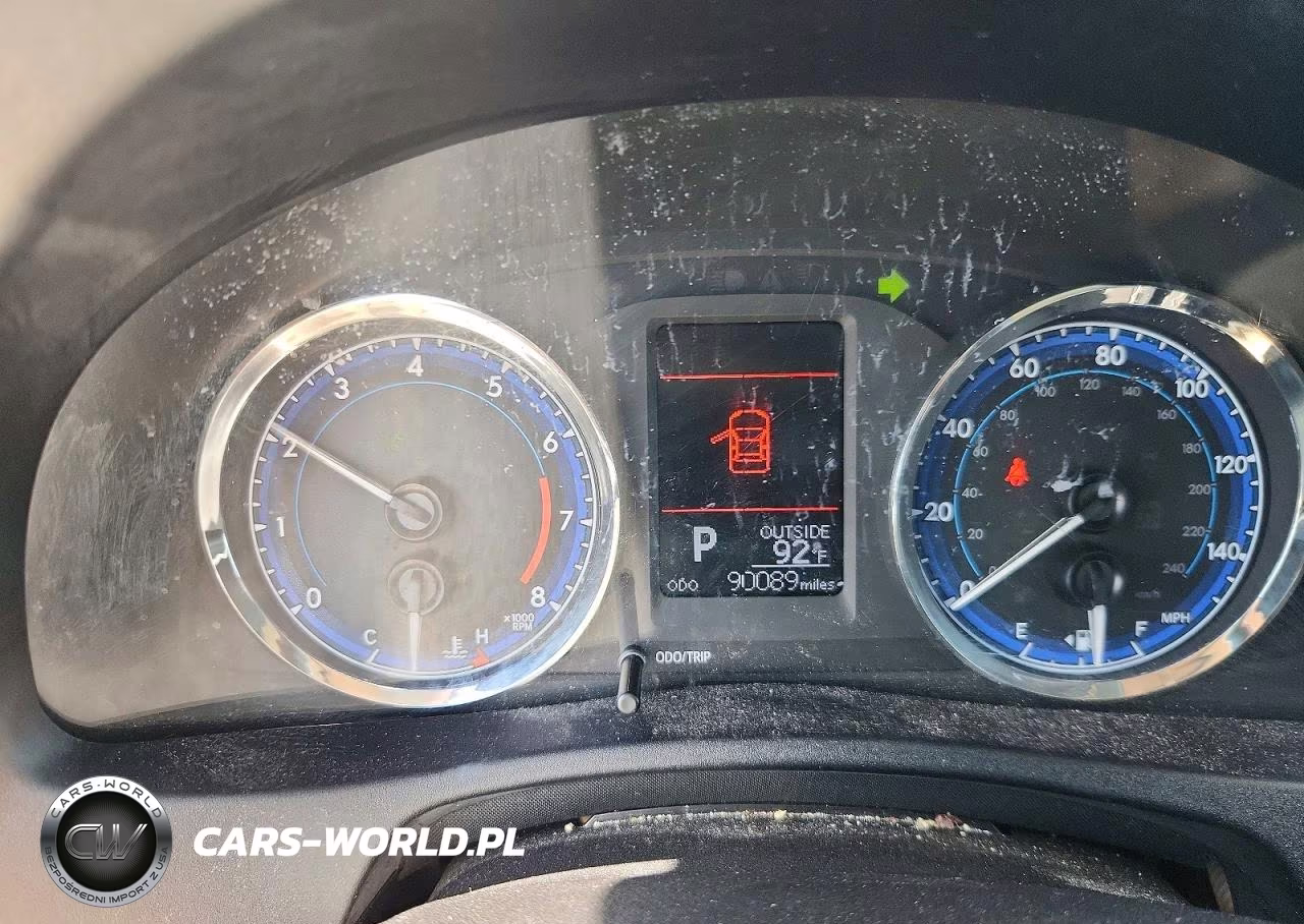 2018 Toyota Corolla Le VIN:2T1BURHE5JC035898 - 9