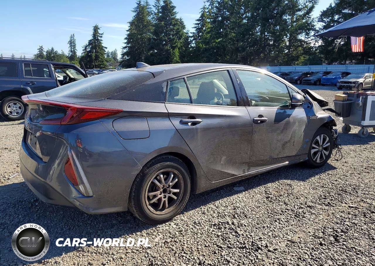 2018 Toyota Prius Prime Premium VIN:JTDKARFP4J3074472 - 3