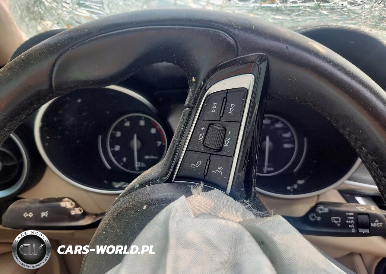 2020 Alfa Romeo Stelvio Ti VIN:ZASPAKBN7L7C85752 - 9