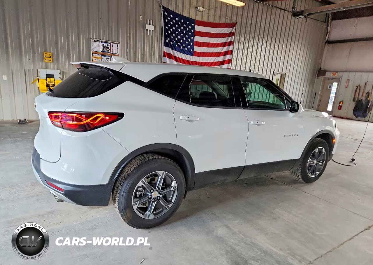 2025 Chevrolet Blazer 2Lt VIN:3GNKBCR42SS197069 - 3