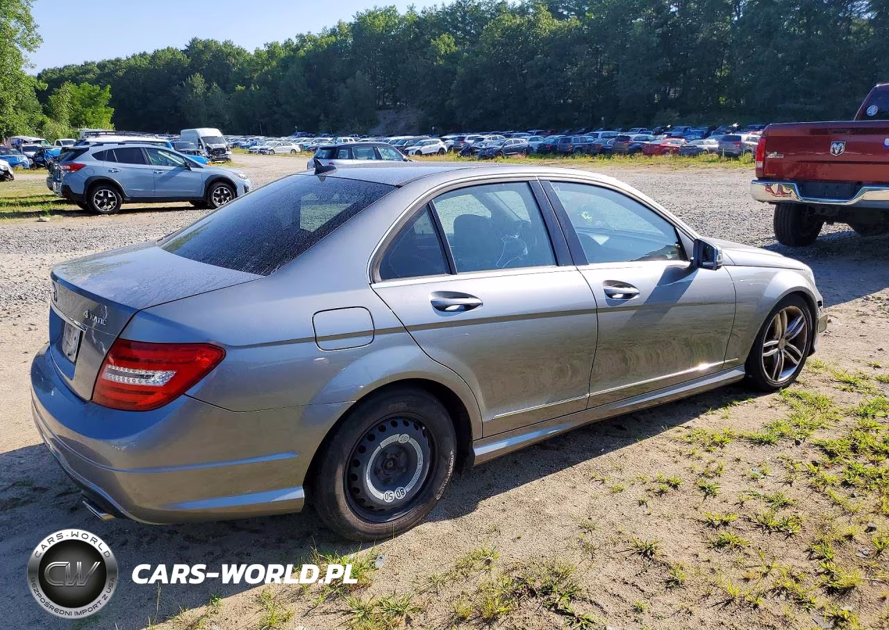 2012 Mercedes-Benz C 300 4Matic VIN:WDDGF8BB6CR193545 - 3