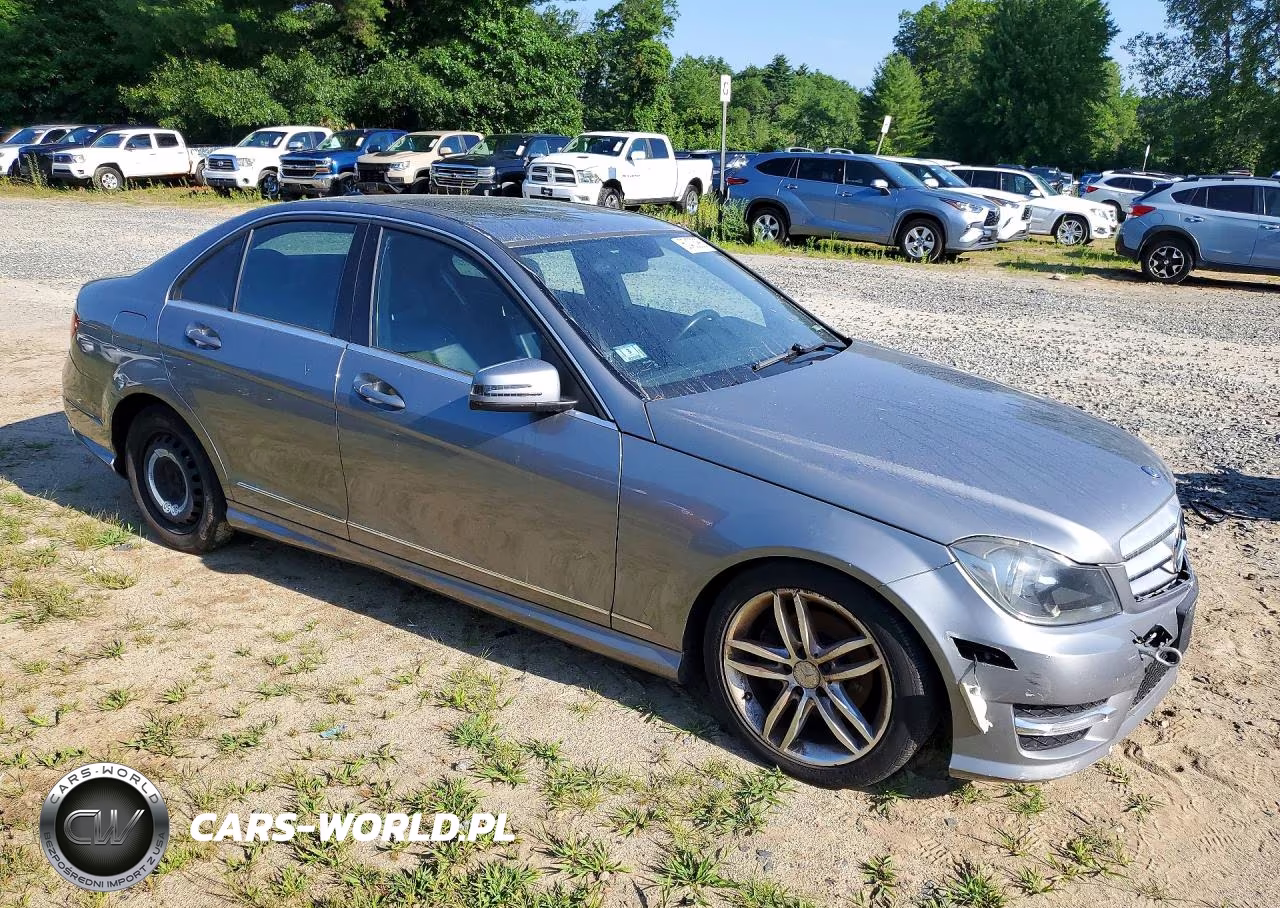 2012 Mercedes-Benz C 300 4Matic VIN:WDDGF8BB6CR193545 - 4