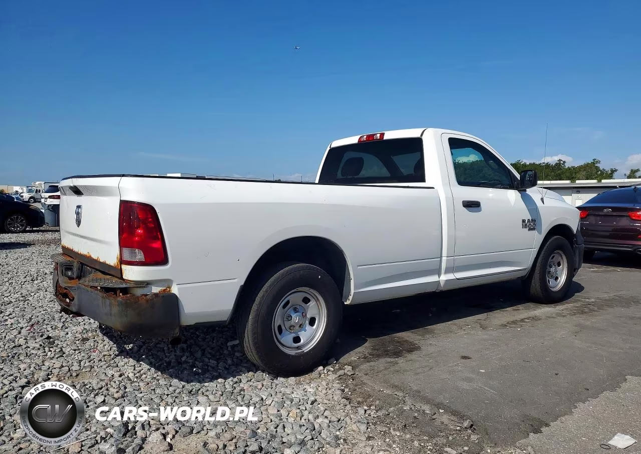 2019 Ram 1500 Classic Tradesman VIN:3C6JR6DG2KG705912 - 3