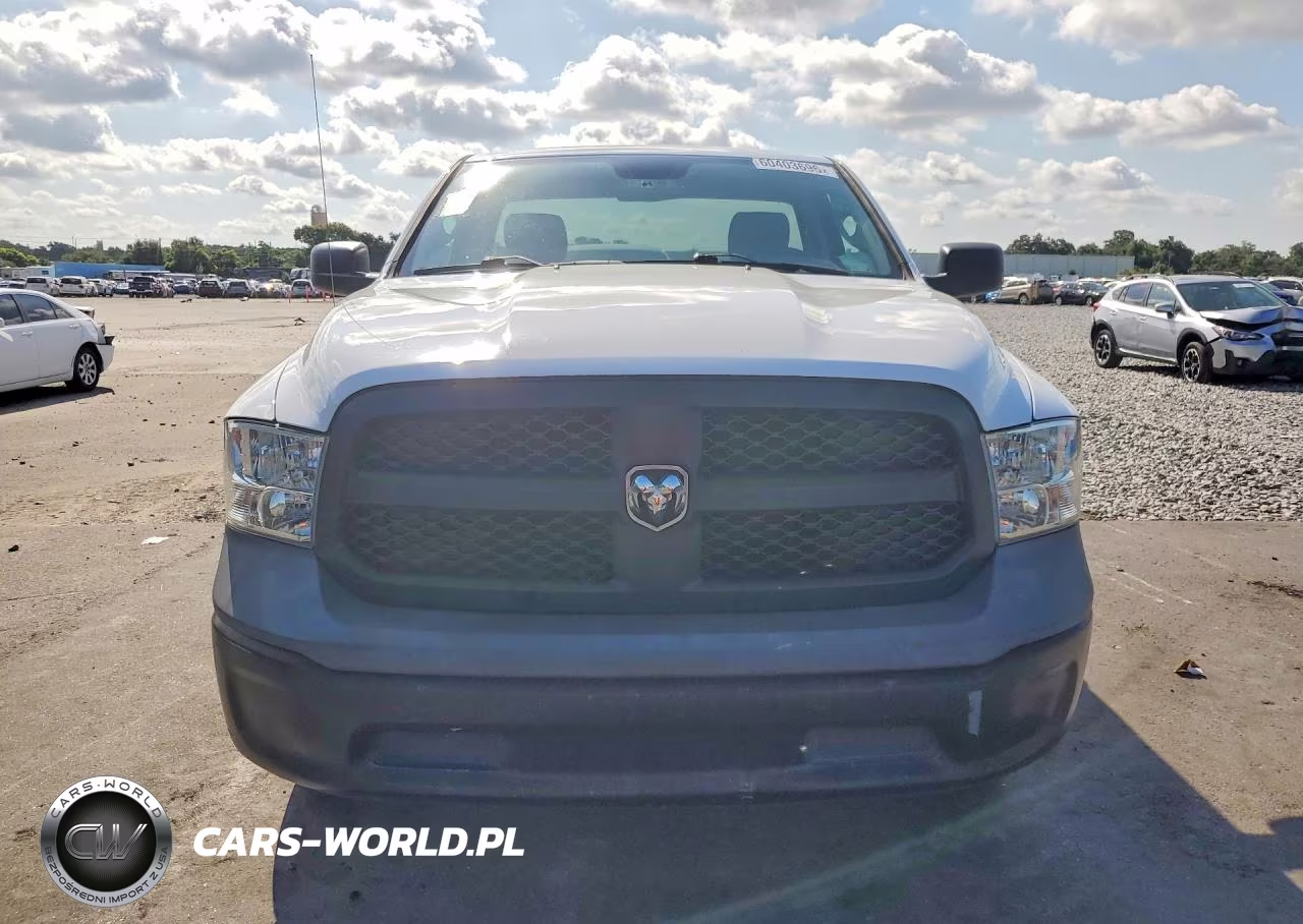 2019 Ram 1500 Classic Tradesman VIN:3C6JR6DG2KG705912 - 5