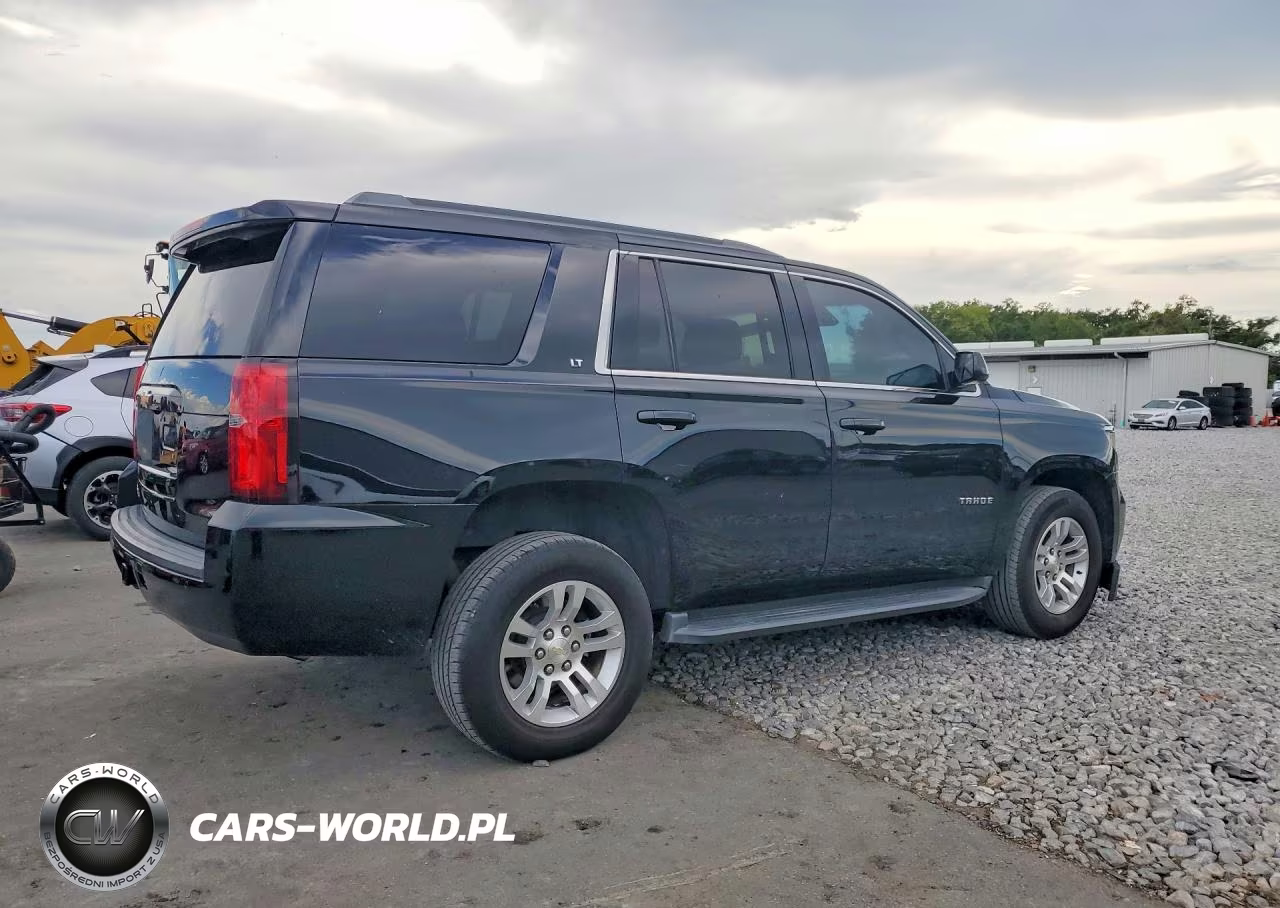 2018 Chevrolet Tahoe C1500 Lt VIN:1GNSCBKC4JR108323 - 3