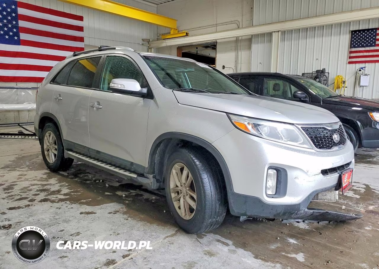 2015 Kia Sorento Lx VIN:5XYKT3A61FG612943 - 4