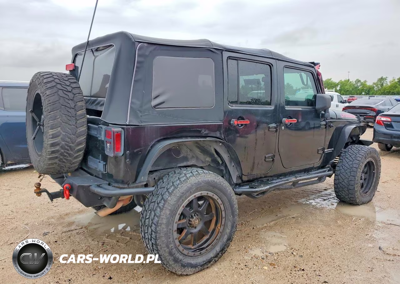 2014 Jeep Wrangler Unlimited Sport VIN:1C4BJWDG8EL130405 - 3