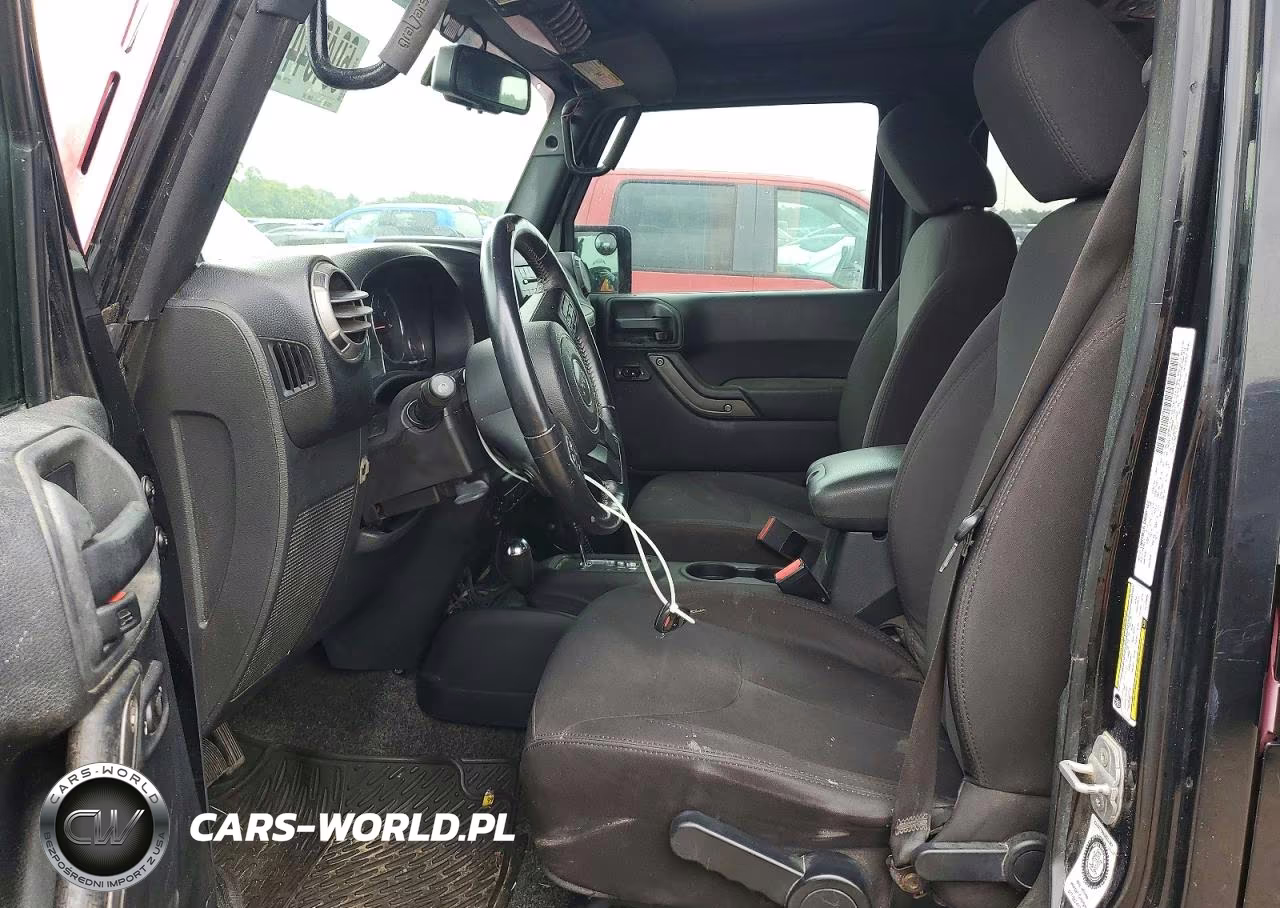 2014 Jeep Wrangler Unlimited Sport VIN:1C4BJWDG8EL130405 - 7