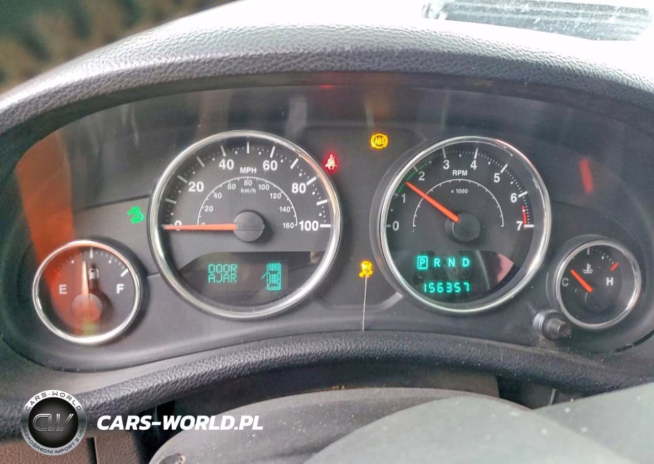 2014 Jeep Wrangler Unlimited Sport VIN:1C4BJWDG8EL130405 - 9