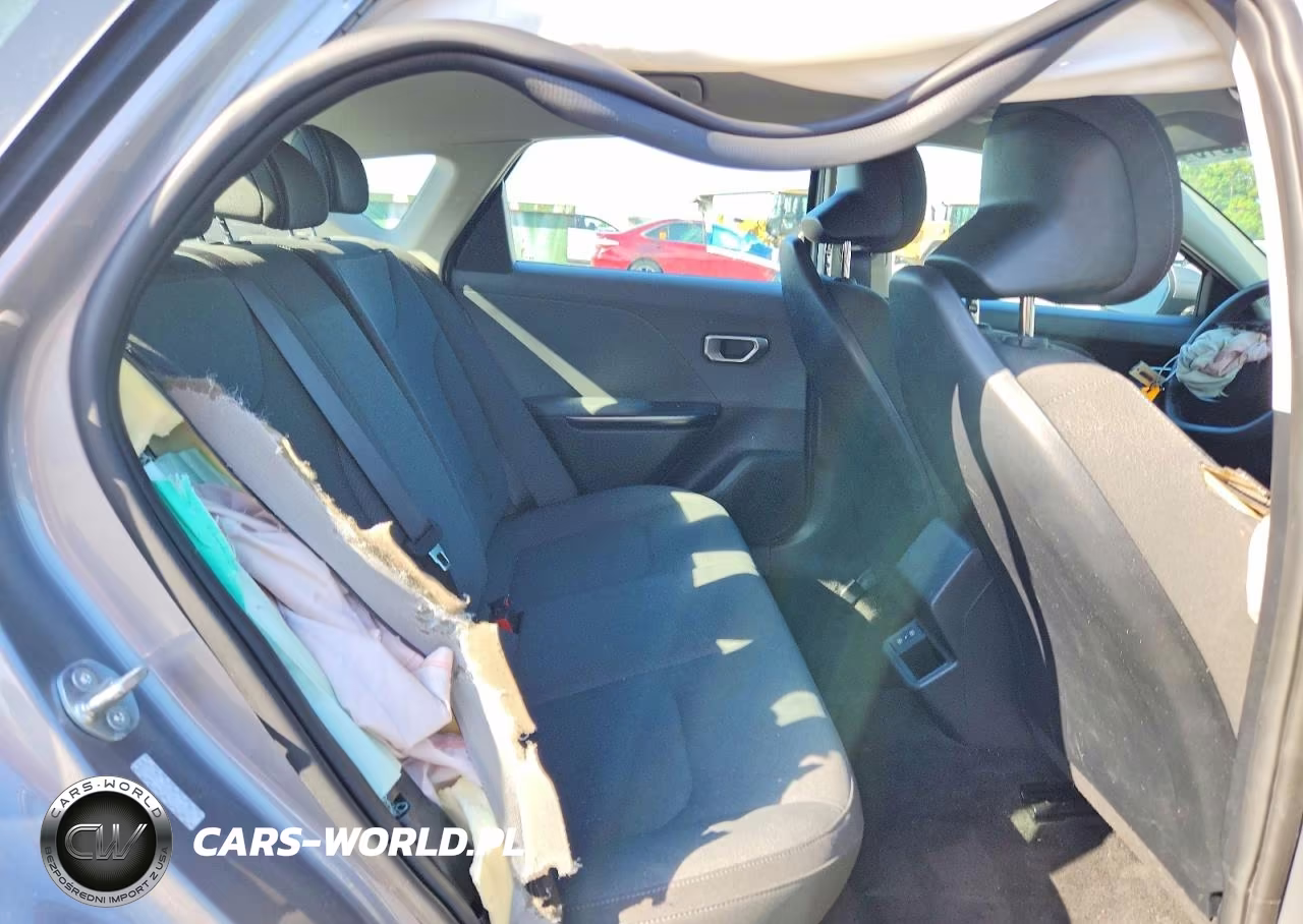 2025 Kia K4 Lxs VIN:3KPFT4DE1SE065304 - 10