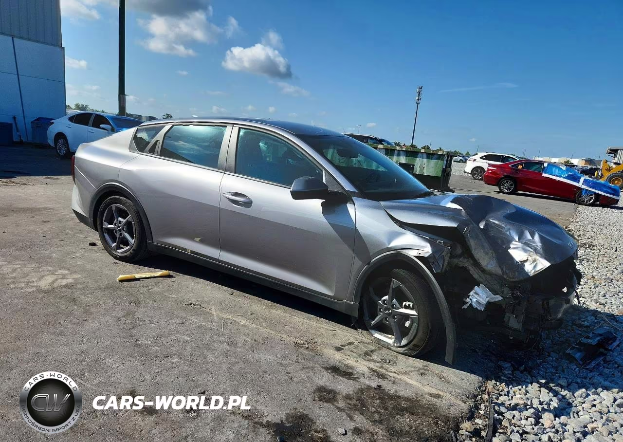 2025 Kia K4 Lxs VIN:3KPFT4DE1SE065304 - 4