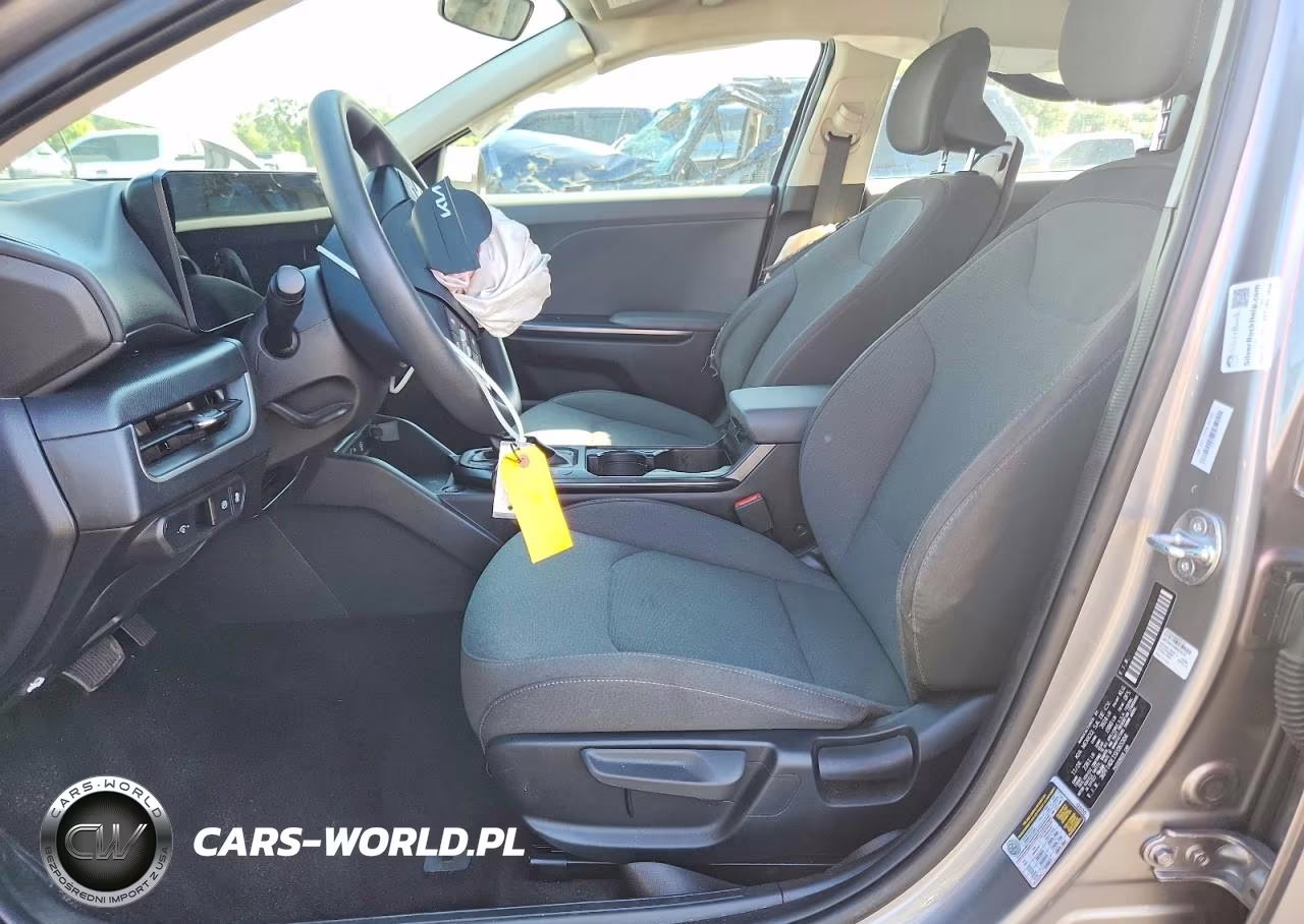 2025 Kia K4 Lxs VIN:3KPFT4DE1SE065304 - 7