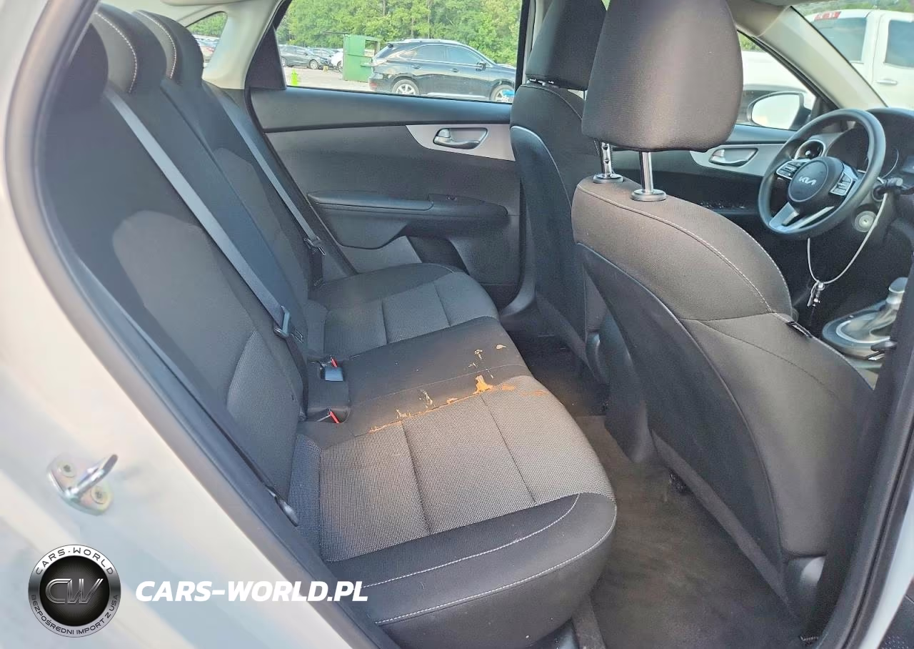 2024 Kia Forte Lxs VIN:3KPF24AD5RE756490 - 10