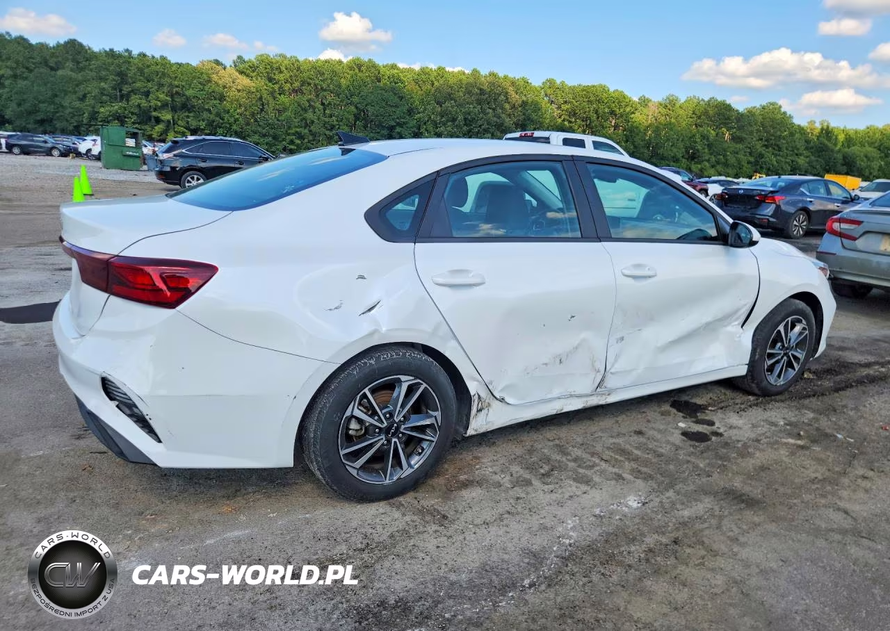 2024 Kia Forte Lxs VIN:3KPF24AD5RE756490 - 3