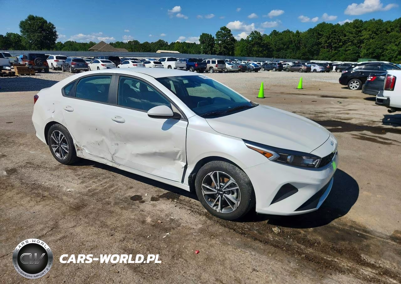 2024 Kia Forte Lxs VIN:3KPF24AD5RE756490 - 4