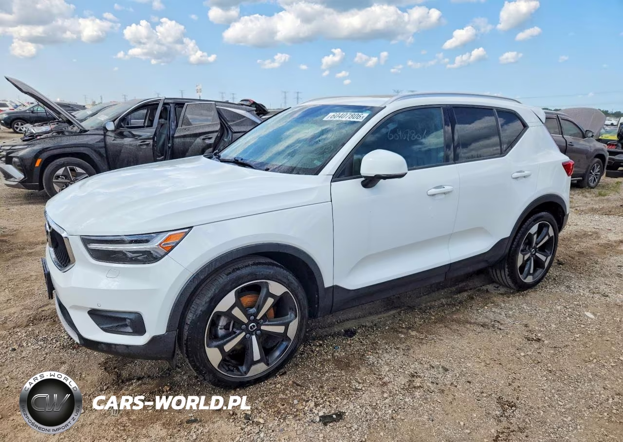 2020 Volvo Xc40 T5 Momentum