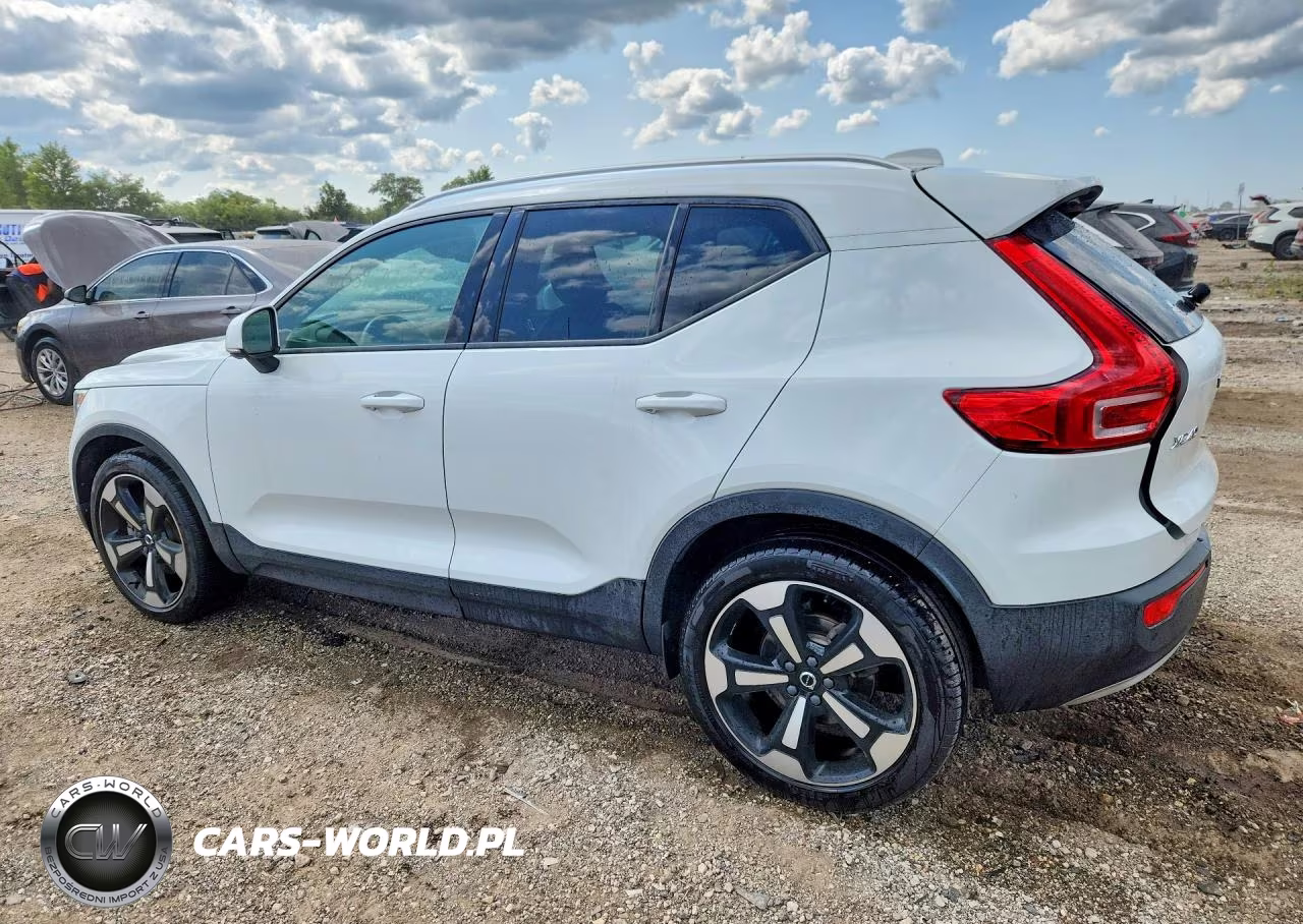 2020 Volvo Xc40 T5 Momentum VIN:YV4162UK3L2298866 - 2