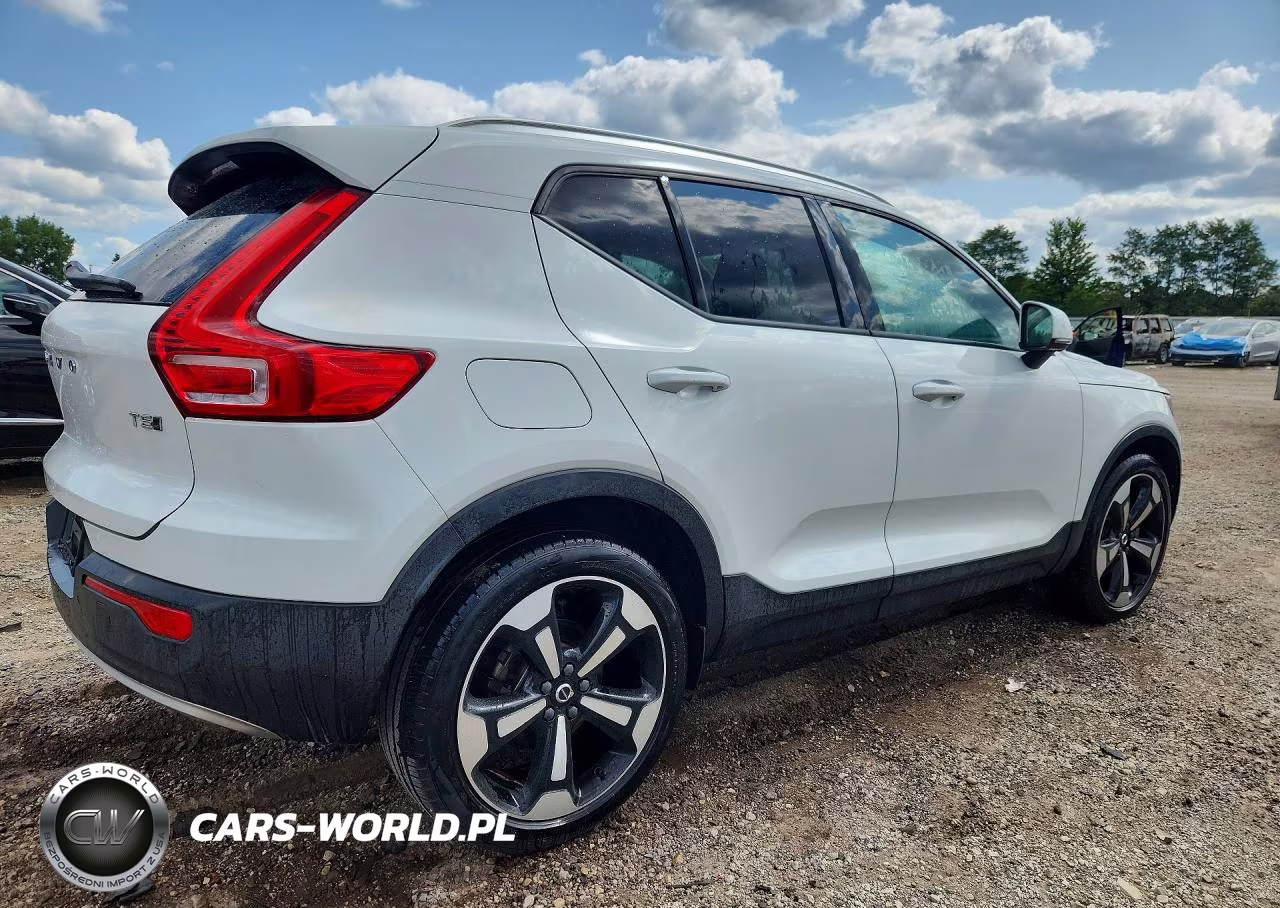 2020 Volvo Xc40 T5 Momentum VIN:YV4162UK3L2298866 - 3