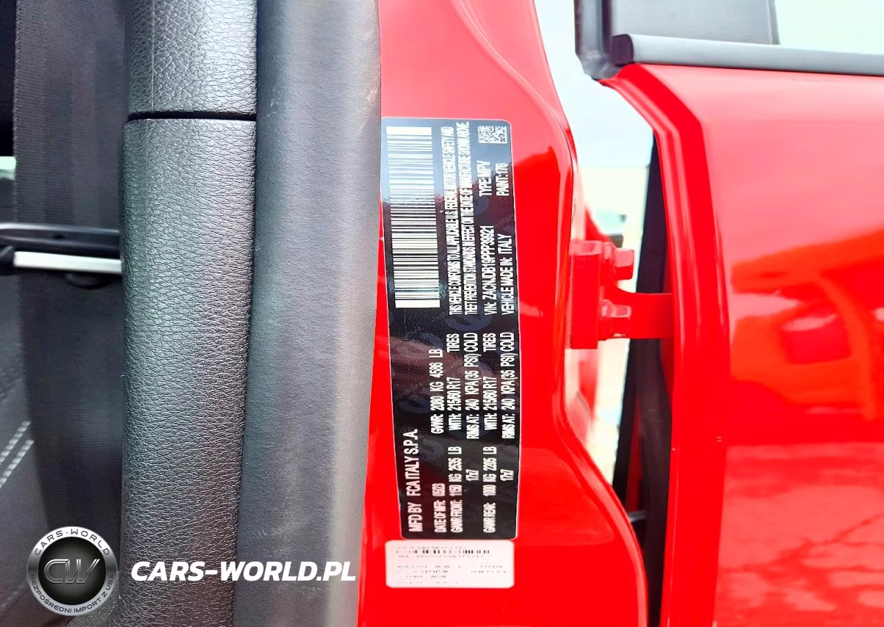 2023 Jeep Renegade Latitude VIN:ZACNJDB19PPP39921 - 13