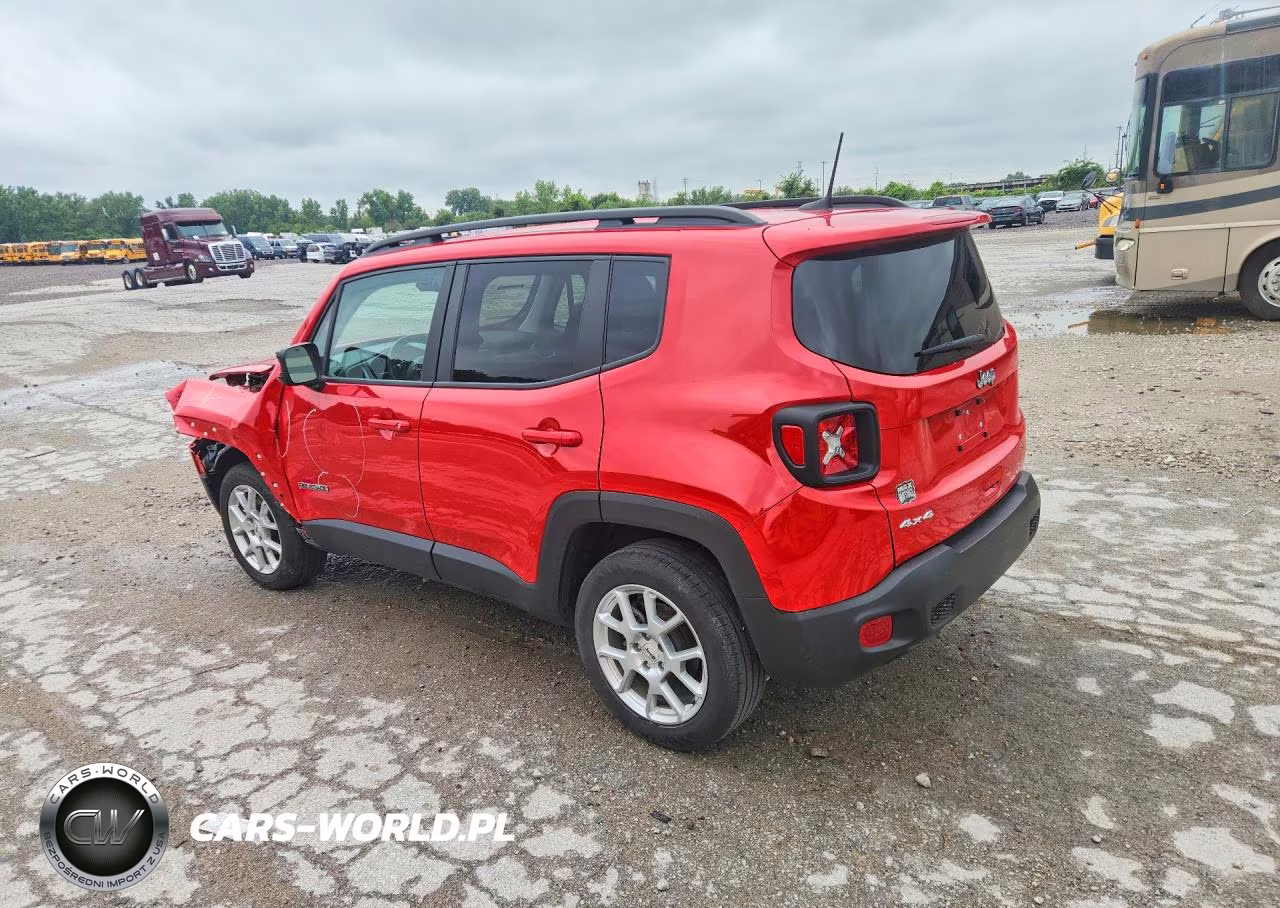 2023 Jeep Renegade Latitude VIN:ZACNJDB19PPP39921 - 2