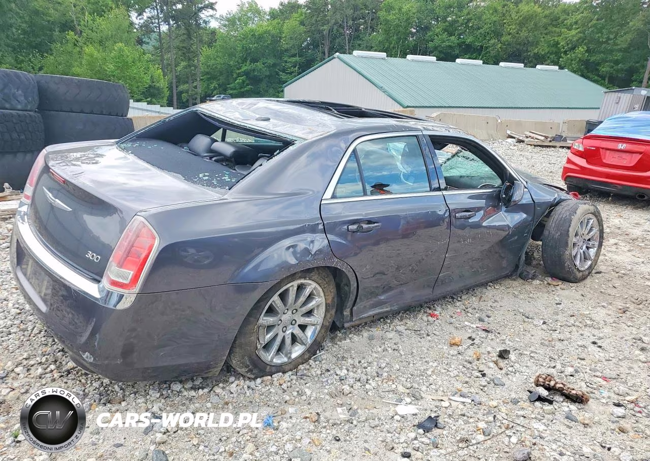 2013 Chrysler 300 VIN:2C3CCAAG5DH684989 - 3