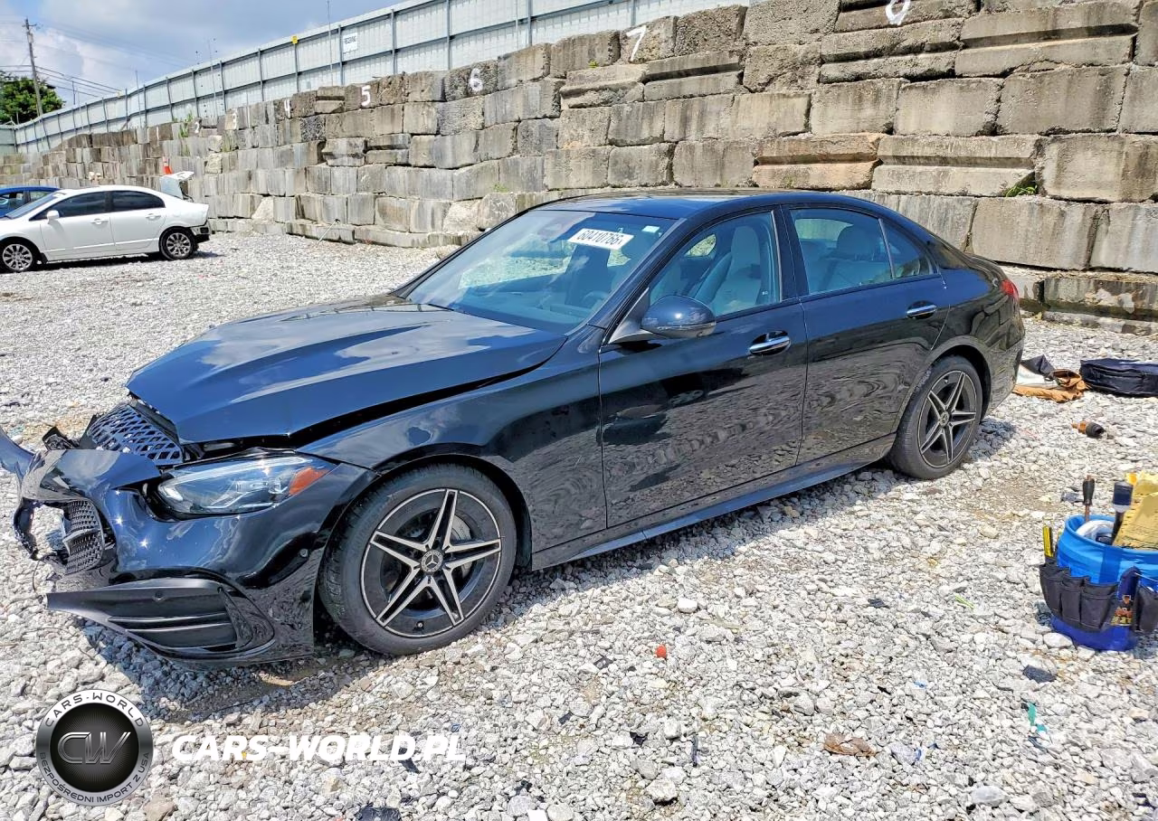 2024 Mercedes-Benz C 300 4Matic – zdjęcie 1 z 12