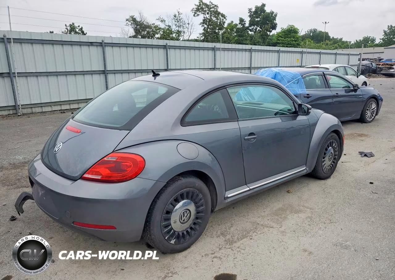 2013 Volkswagen Beetle VIN:3VWJX7AT9DM692647 - 3